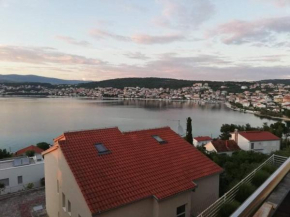 Apartament na wyspie Ciovo z widokiem na morze